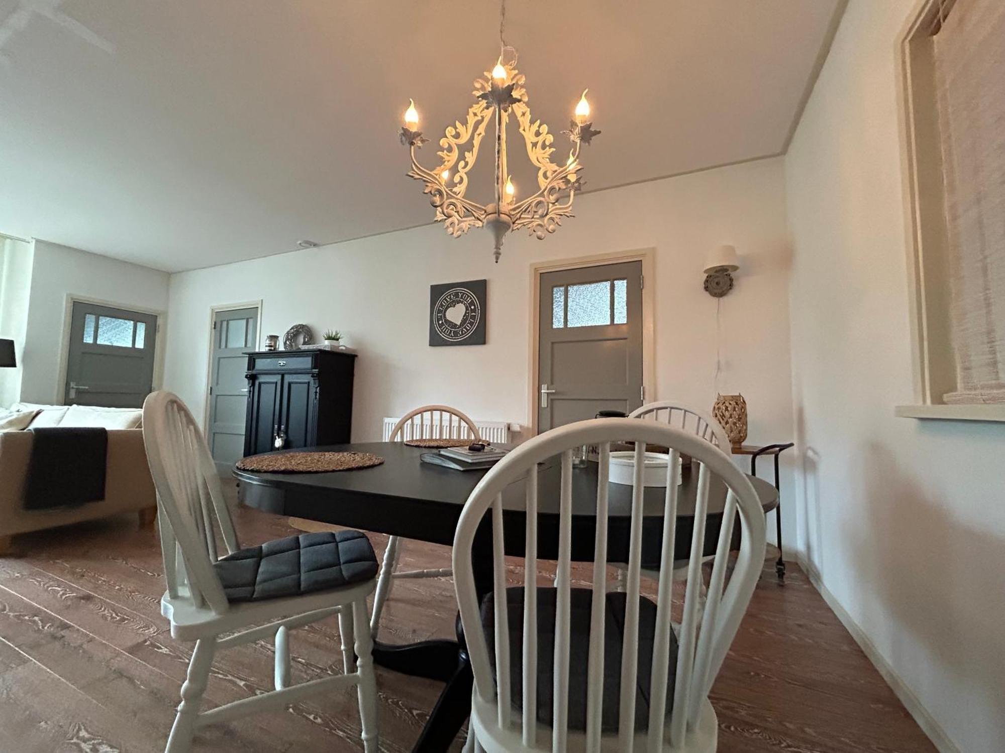 T'Hus Bed & Breakfast Katlijk 외부 사진