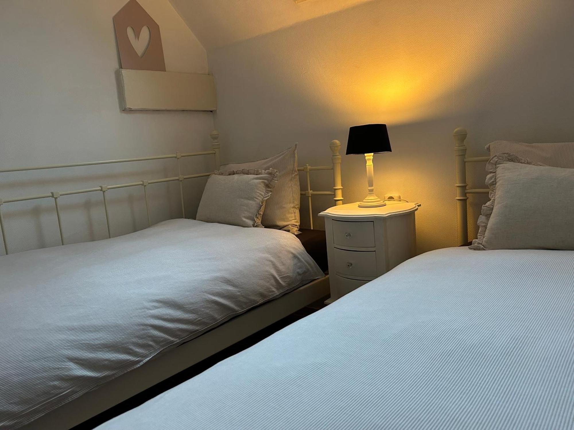 T'Hus Bed & Breakfast Katlijk 외부 사진
